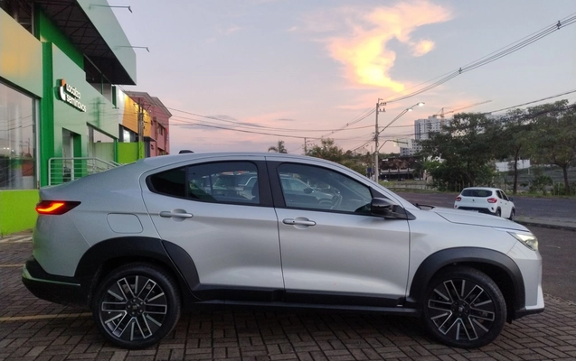 imagem-https://www.socarrao.com.br/sc-vehicle-images-prod/4024981/1790066938261-1_095906.jpg