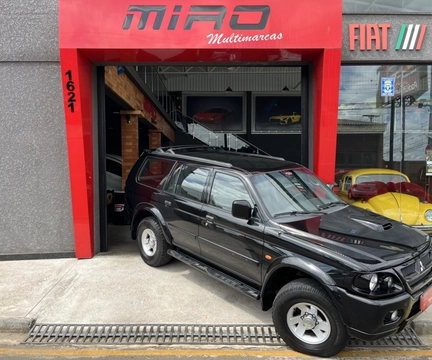 Mitsubishi Pajero 2004 Preto — foto 1 de 3