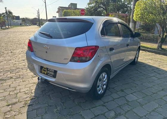 imagem-https://www.socarrao.com.br/sc-vehicle-images-prod/4025105/1790076618796-chevrolet-onix-1.0-mpfi-joy-8v-flex-4p-manual-wmimagem08251393396.jpg
