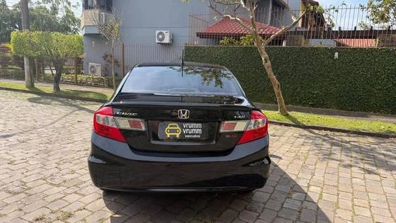 imagem-https://www.socarrao.com.br/sc-vehicle-images-prod/4025107/1790076621097-honda-civic-2.0-lxr-16v-flex-4p-automatico-wmimagem08240900818.jpg