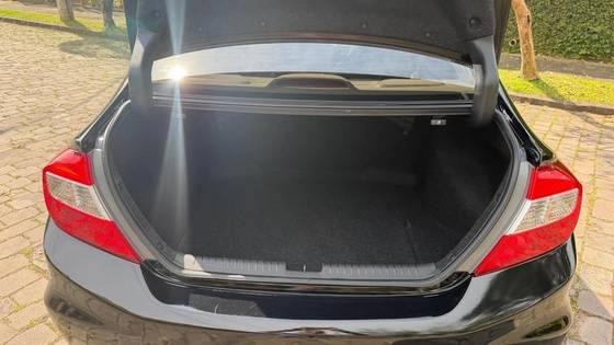 imagem-https://www.socarrao.com.br/sc-vehicle-images-prod/4025107/1790076621105-honda-civic-2.0-lxr-16v-flex-4p-automatico-wmimagem08241063020.jpg