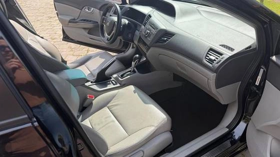 imagem-https://www.socarrao.com.br/sc-vehicle-images-prod/4025107/1790076621117-honda-civic-2.0-lxr-16v-flex-4p-automatico-wmimagem0824129324.jpg