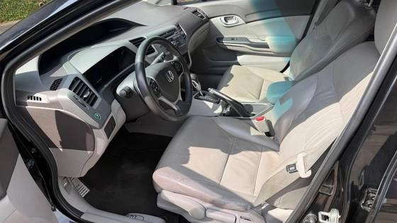 imagem-https://www.socarrao.com.br/sc-vehicle-images-prod/4025107/1790076621119-honda-civic-2.0-lxr-16v-flex-4p-automatico-wmimagem08241362748.jpg