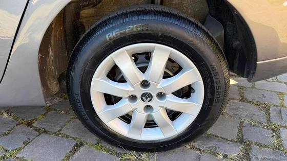 imagem-https://www.socarrao.com.br/sc-vehicle-images-prod/4025108/1790076622499-renault-logan-1.0-12v-sce-flex-zen-manual-wmimagem08254703085.jpg