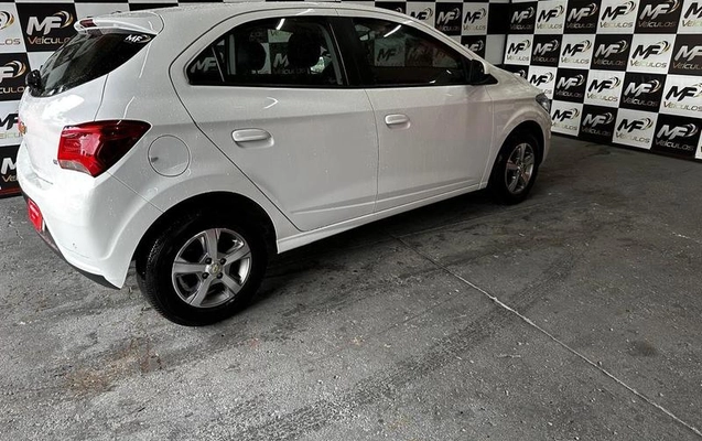imagem-https://www.socarrao.com.br/sc-vehicle-images-prod/4026129/1790188055212-8439023_14_B_e659d93749.jpeg