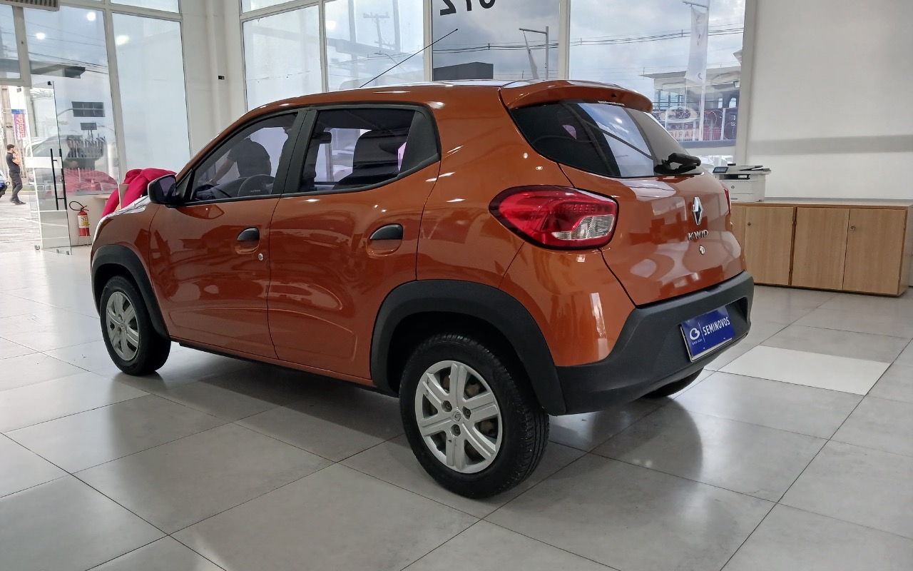 imagem-https://www.socarrao.com.br/sc-vehicle-images-prod/4026292/1790079781741-NDBmNWRiMzQtMGZjNS00N2UyLTg1MGUtZmYyNjBmMzFkNDBiLmpwZWc.jpeg