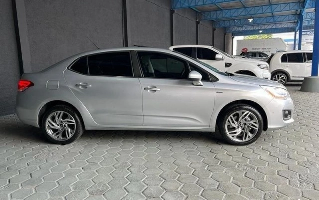 imagem-https://www.socarrao.com.br/sc-vehicle-images-prod/4027144/1790081451798-640_480_citroen-c4-lounge-tendance-1-6-thp-15-15-c20751-19.jpg