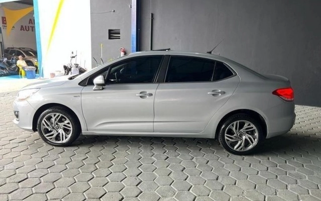 imagem-https://www.socarrao.com.br/sc-vehicle-images-prod/4027144/1790081451799-640_480_citroen-c4-lounge-tendance-1-6-thp-15-15-c20751-11.jpg
