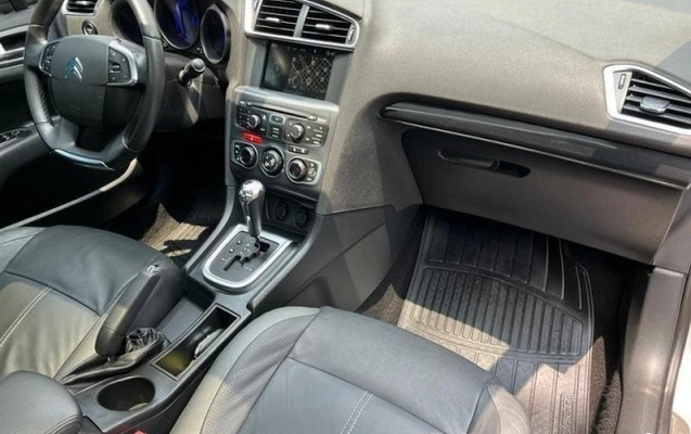 imagem-https://www.socarrao.com.br/sc-vehicle-images-prod/4027144/1790081451801-640_480_citroen-c4-lounge-tendance-1-6-thp-15-15-c20751-3.jpg