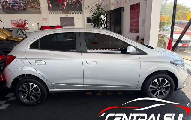imagem-https://www.socarrao.com.br/sc-vehicle-images-prod/4027159/1790081468882-cc78714be02148719fb0f3041fb18e1f_1790078391604.jpg
