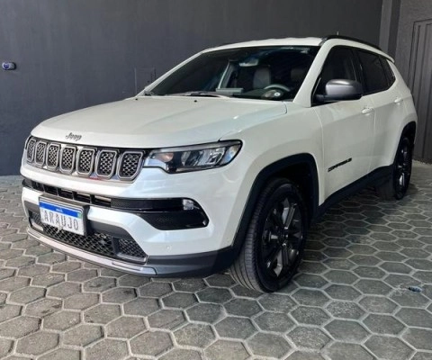 imagem-https://www.socarrao.com.br/sc-vehicle-images-prod/4027579/1790082268946-640_480_jeep-compass-1-3-t270-longitude-80-anos-aut-21-22-7fa059-18.jpg