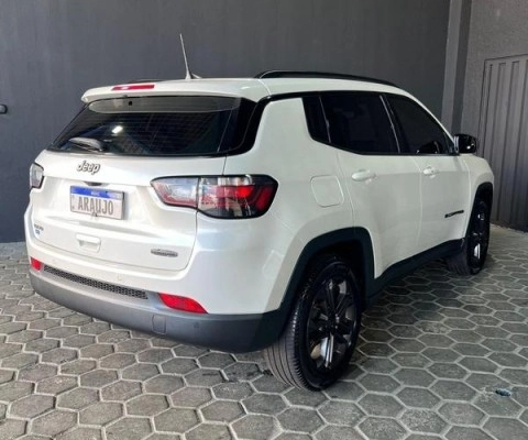 imagem-https://www.socarrao.com.br/sc-vehicle-images-prod/4027579/1790082268950-640_480_jeep-compass-1-3-t270-longitude-80-anos-aut-21-22-7fa059-21.jpg