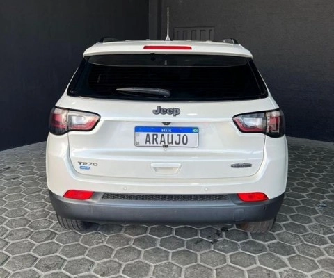 imagem-https://www.socarrao.com.br/sc-vehicle-images-prod/4027579/1790082268951-640_480_jeep-compass-1-3-t270-longitude-80-anos-aut-21-22-7fa059-16.jpg