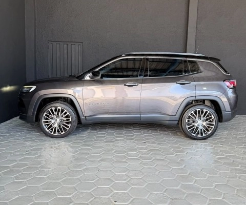 imagem-https://www.socarrao.com.br/sc-vehicle-images-prod/4027592/1790082352079-640_480_jeep-compass-1-3-t270-limited-1-3-aut-22-22-4dcd71-8.jpg