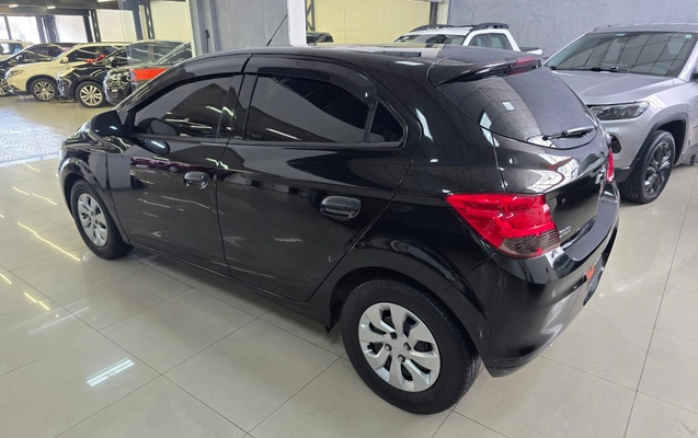 imagem-https://www.socarrao.com.br/sc-vehicle-images-prod/4027624/1790082368579-Tw1lGZozOy2ToYKLbJ1NKQlmenZi0vTY.jpg