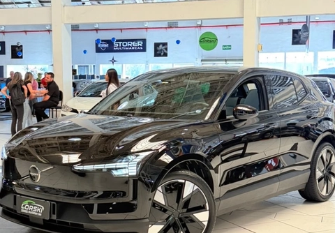 Volvo EX30 E60 Ultra (Elétrico) 2024 Preto — foto 1 de 3