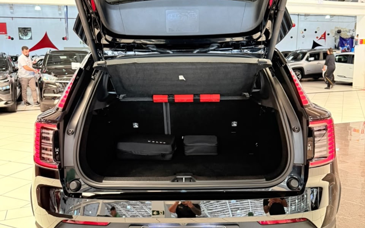 imagem-https://www.socarrao.com.br/sc-vehicle-images-prod/4028108/1790083633755-OWJkMTEwOWUtODliYi00MGU1LTgxOGQtNzMzNGQwNGY3MjVmLmpwZWc.jpeg