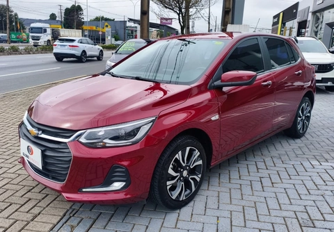 Chevrolet Onix 2024 Vermelho — foto 1 de 3
