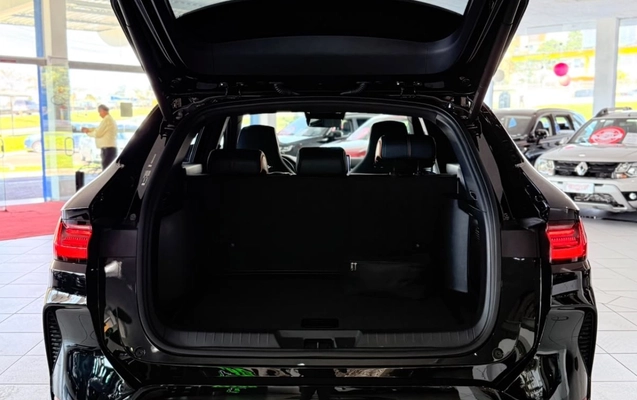imagem-https://www.socarrao.com.br/sc-vehicle-images-prod/4028272/1790083814502-OWZmN2ZmYTEtMTg1Ni00YzZmLTg5M2MtMjlmMjQ2M2Q5MTI0LmpwZWc.jpeg