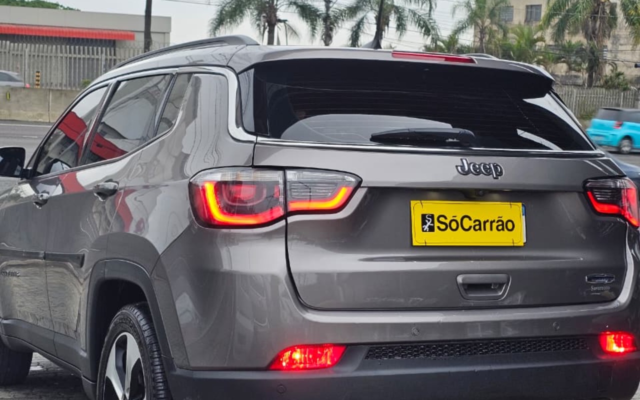 imagem-https://www.socarrao.com.br/sc-vehicle-images-prod/4028459/1790084370884-MTBlMTk2OTUtNGQwYS00OTgyLThiOTctNWJiY2Q5NzY5NGJjLmpwZw.jpg