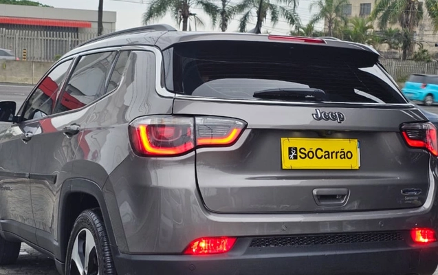 imagem-https://www.socarrao.com.br/sc-vehicle-images-prod/4028459/1790084370884-MTBlMTk2OTUtNGQwYS00OTgyLThiOTctNWJiY2Q5NzY5NGJjLmpwZw.jpg
