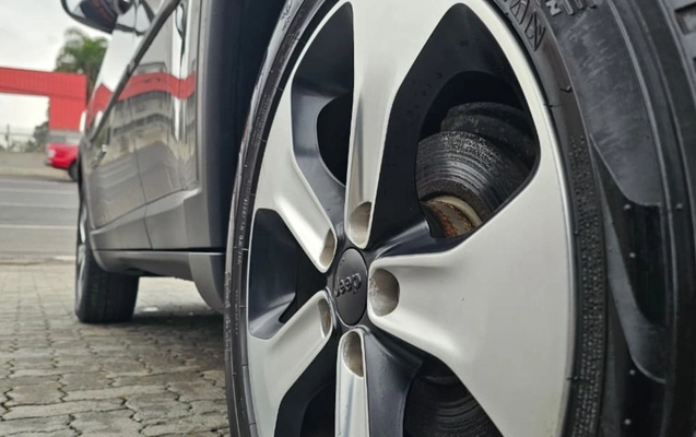imagem-https://www.socarrao.com.br/sc-vehicle-images-prod/4028459/1790084371046-NGY2OTRmMGUtMmJiMS00ODBiLWE4MzUtOTkzMjM0YmVjMGYxLmpwZw.jpg