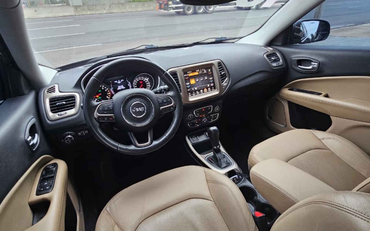 imagem-https://www.socarrao.com.br/sc-vehicle-images-prod/4028459/1790084371516-OTM5YjViNWItNWZmMC00N2NjLTkyMDItZDRjNGZhYWNmMWMwLmpwZw.jpg
