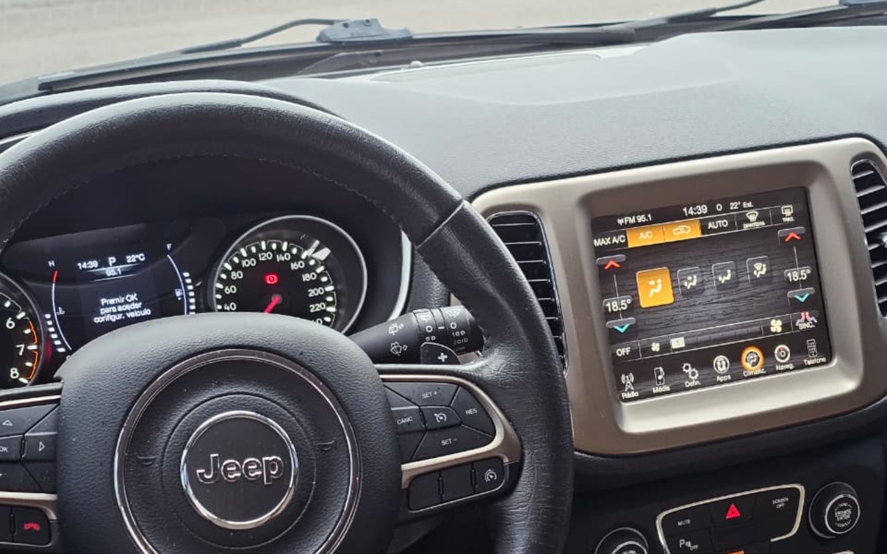 imagem-https://www.socarrao.com.br/sc-vehicle-images-prod/4028459/1790084371951-ZDRlODM0YTEtNTg5OS00MjY4LTgxNmMtMDdkYTAxYjk4MGNhLmpwZw.jpg