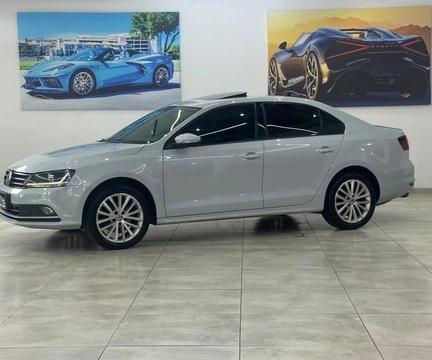 Volkswagen Jetta 2017 Prata — foto 1 de 3