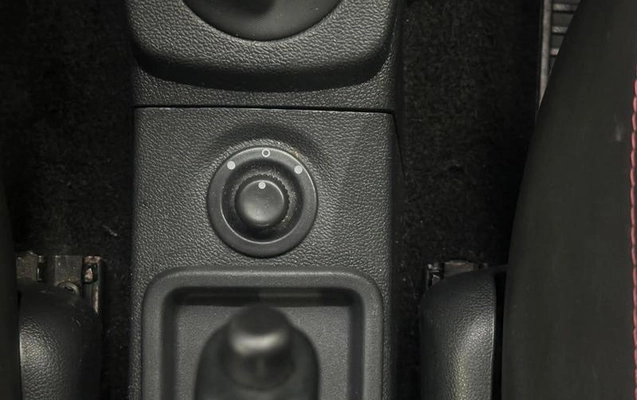 imagem-https://www.socarrao.com.br/sc-vehicle-images-prod/4028527/1790084920677-8453199_12_B_2a0fd15fd9.jpeg