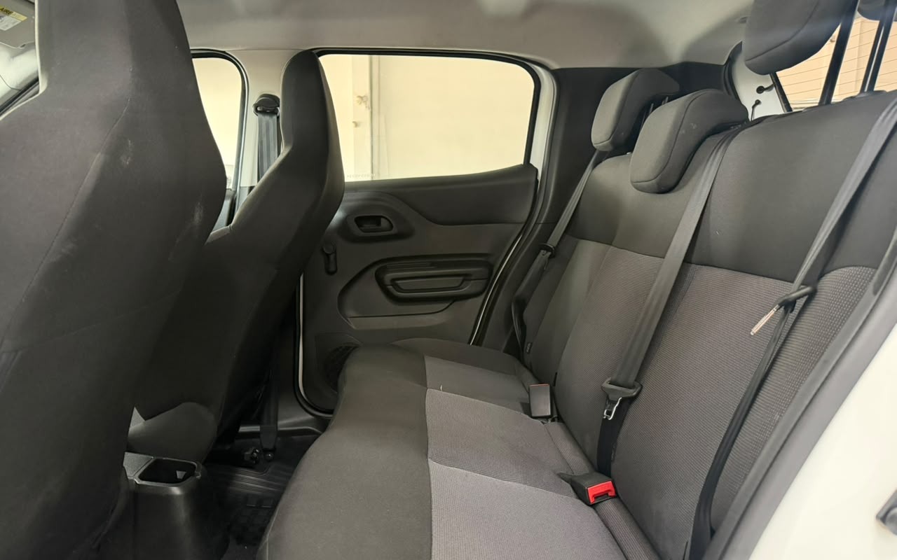 imagem-https://www.socarrao.com.br/sc-vehicle-images-prod/4028612/1790085142320-V2hhdHNBcHAgSW1hZ2UgMjAyNi0wOS0yMiBhdCAxMC4yOC4xOC5qcGVn.jpeg