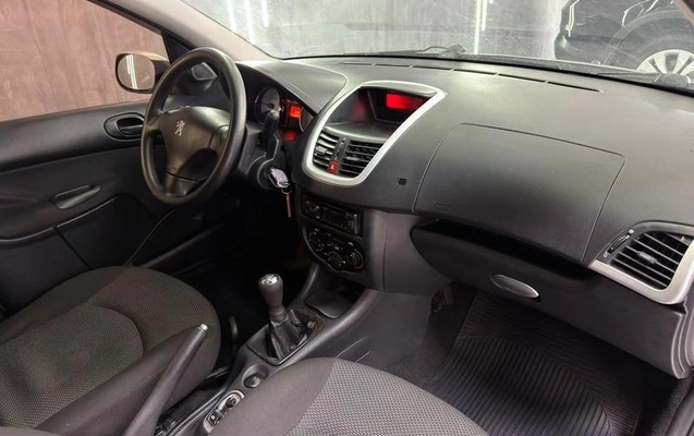 imagem-https://www.socarrao.com.br/sc-vehicle-images-prod/4028739/1790085518636-8472516_8_B_f571a05847.jpeg