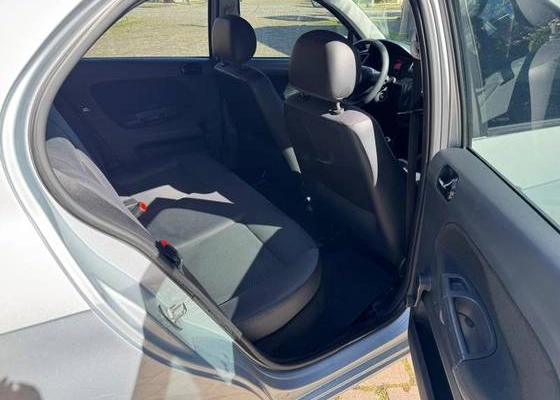 imagem-https://www.socarrao.com.br/sc-vehicle-images-prod/4028757/1790085540559-volkswagen-voyage-1.6-msi-totalflex-4p-manual-wmimagem10473716697.jpg
