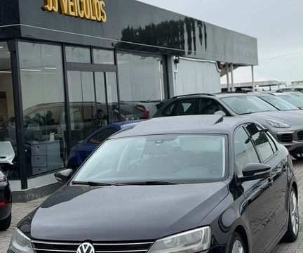 Volkswagen Jetta 2014 Preto — foto 1 de 3