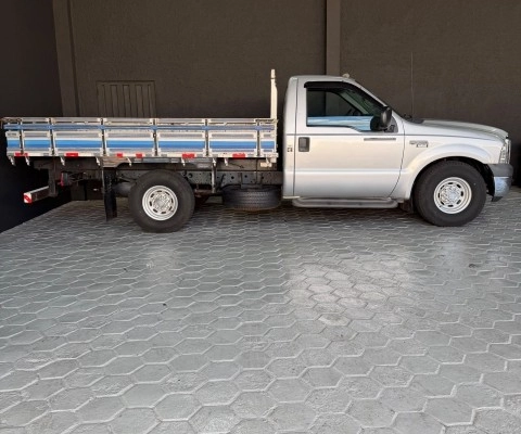 imagem-https://www.socarrao.com.br/sc-vehicle-images-prod/4028961/1790085909746-640_480_ford-f-350-f350-cabine-simples-10-11-392b26-4.jpg