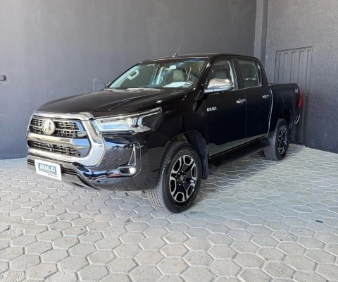 imagem-https://www.socarrao.com.br/sc-vehicle-images-prod/4029031/1790099237677-640_480_toyota-hilux-cabine-dupla-hilux-cd-2-8-tdi-srx-4wd-23-23-4ebc72-5.jpg