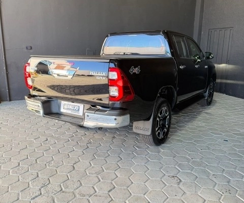 imagem-https://www.socarrao.com.br/sc-vehicle-images-prod/4029031/1790099237680-640_480_toyota-hilux-cabine-dupla-hilux-cd-2-8-tdi-srx-4wd-23-23-4ebc72-10.jpg