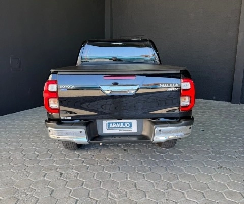 imagem-https://www.socarrao.com.br/sc-vehicle-images-prod/4029031/1790099237681-640_480_toyota-hilux-cabine-dupla-hilux-cd-2-8-tdi-srx-4wd-23-23-4ebc72-8.jpg