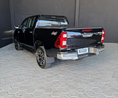 imagem-https://www.socarrao.com.br/sc-vehicle-images-prod/4029031/1790099237682-640_480_toyota-hilux-cabine-dupla-hilux-cd-2-8-tdi-srx-4wd-23-23-4ebc72-9.jpg