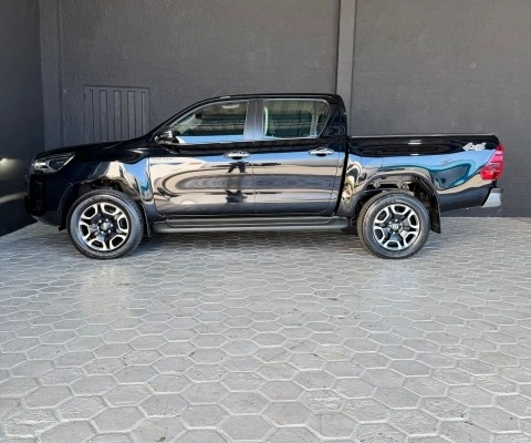 imagem-https://www.socarrao.com.br/sc-vehicle-images-prod/4029031/1790099237684-640_480_toyota-hilux-cabine-dupla-hilux-cd-2-8-tdi-srx-4wd-23-23-4ebc72-7.jpg