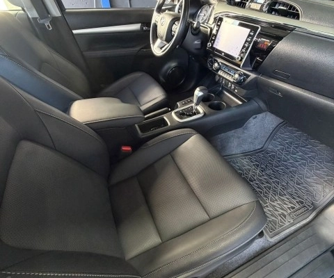 imagem-https://www.socarrao.com.br/sc-vehicle-images-prod/4029031/1790099237685-640_480_toyota-hilux-cabine-dupla-hilux-cd-2-8-tdi-srx-4wd-23-23-4ebc72-25.jpg