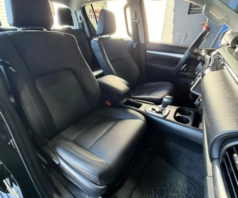 imagem-https://www.socarrao.com.br/sc-vehicle-images-prod/4029031/1790099237687-640_480_toyota-hilux-cabine-dupla-hilux-cd-2-8-tdi-srx-4wd-23-23-4ebc72-24.jpg