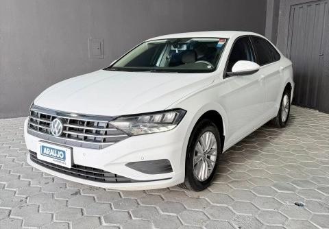 Volkswagen Jetta 2019 Branco — foto 1 de 3