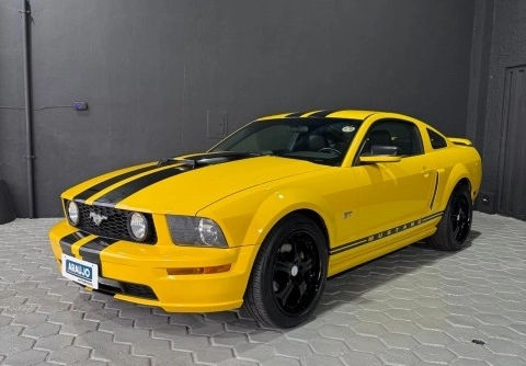 Ford Mustang GT V8 2006 Amarelo — foto 1 de 3