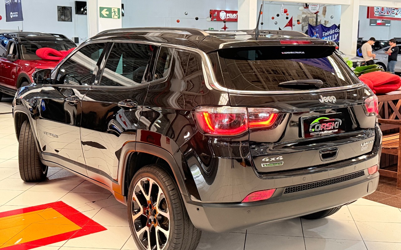 imagem-https://www.socarrao.com.br/sc-vehicle-images-prod/4029156/1790086154283-ZDU4MmFlN2QtZjUzZi00OGFjLWI2MGMtYzJlNGQ3NzcyNmVlLmpwZWc.jpeg