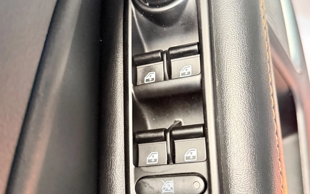 imagem-https://www.socarrao.com.br/sc-vehicle-images-prod/4029156/1790086155119-NGJjM2RkNTktYzZiOS00M2YwLWI2ZjctNTk4YTg3NjgxZjdmLmpwZWc.jpeg