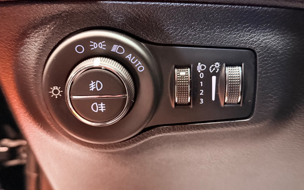 imagem-https://www.socarrao.com.br/sc-vehicle-images-prod/4029156/1790086155171-ZjI5YTE0MGMtOTg0ZS00NjIwLWE2N2MtYzg4ZjNmOGFjNDc0LmpwZWc.jpeg