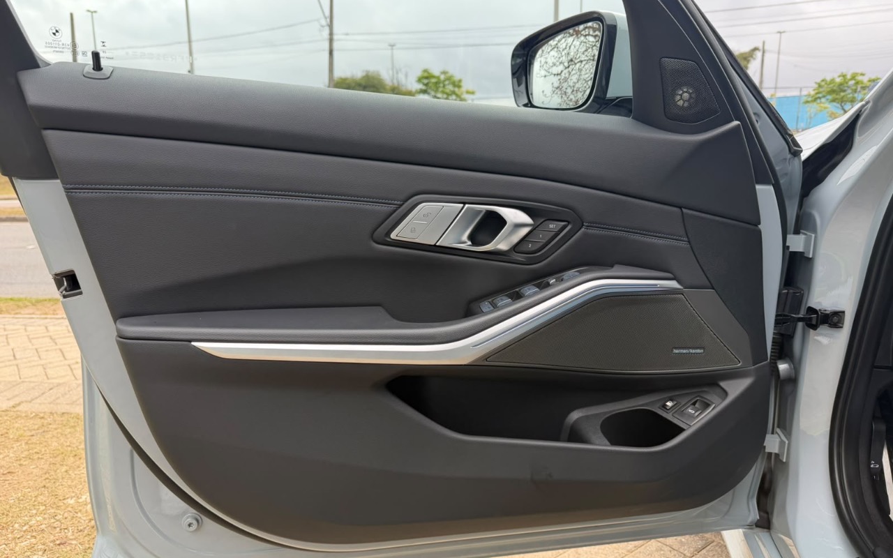 imagem-https://www.socarrao.com.br/sc-vehicle-images-prod/4029555/1790087082862-MTIyODY5MWUtNzdhMS00MzI3LTk3Y2UtMzNmYWNkZGU0MWEwLmpwZWc.jpeg