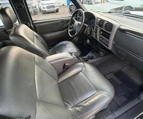 imagem-https://www.socarrao.com.br/sc-vehicle-images-prod/4029685/1790087359658-640_480_chevrolet-s10-cabine-dupla-executive-4x2-2-4-flex-cab-dupla-08-09-0e45b7-11.jpg