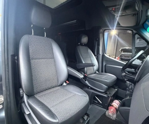 imagem-https://www.socarrao.com.br/sc-vehicle-images-prod/4029873/1790087564949-640_480_mercedes-benz-sprinter-2-2-cdi-416-furgao-14m-teto-alto-21-21-2a2d99-1.jpg